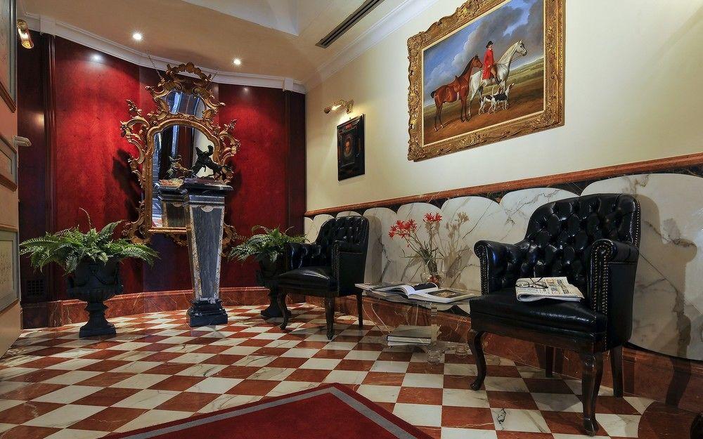 The Britannia 4* Rom